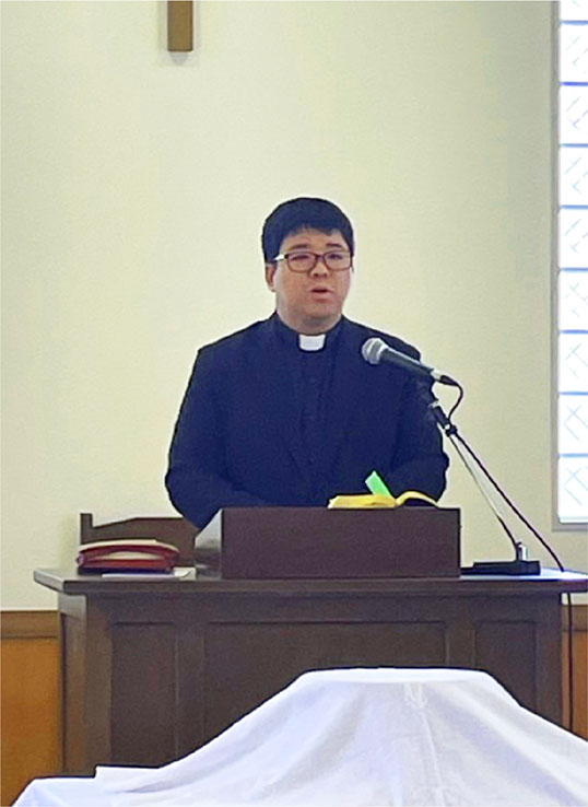 教会画像01　礼拝とは？／スマホ