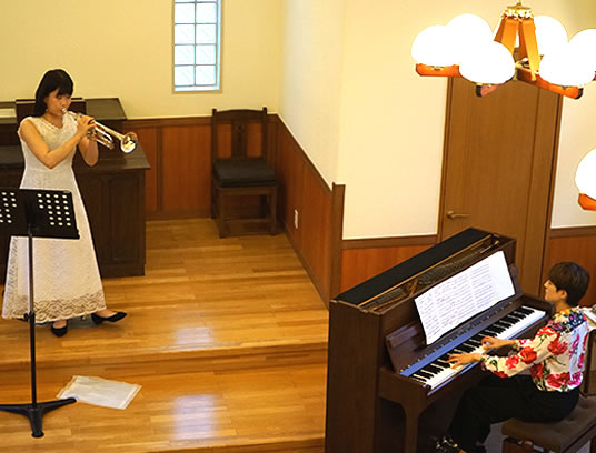 教会画像01　チャリティーコンサート／スマホ